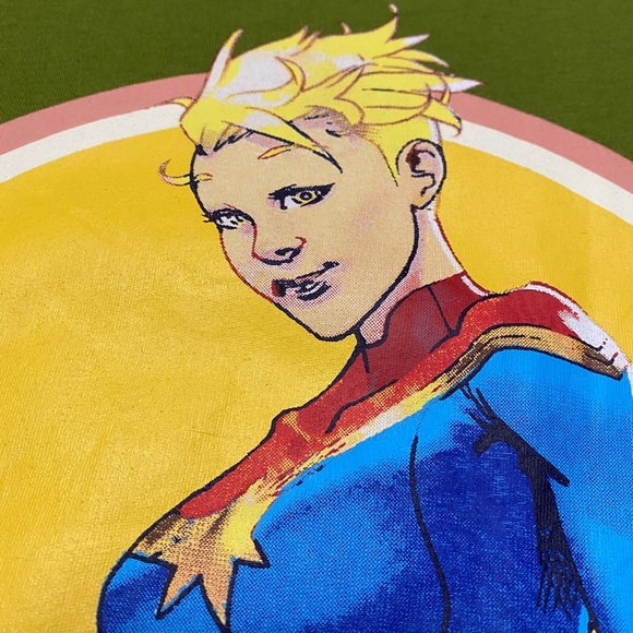 Captian Marvel Short Sleeve T Shirt Green Size M Loot Crate NWOT - Picture 8 of 11